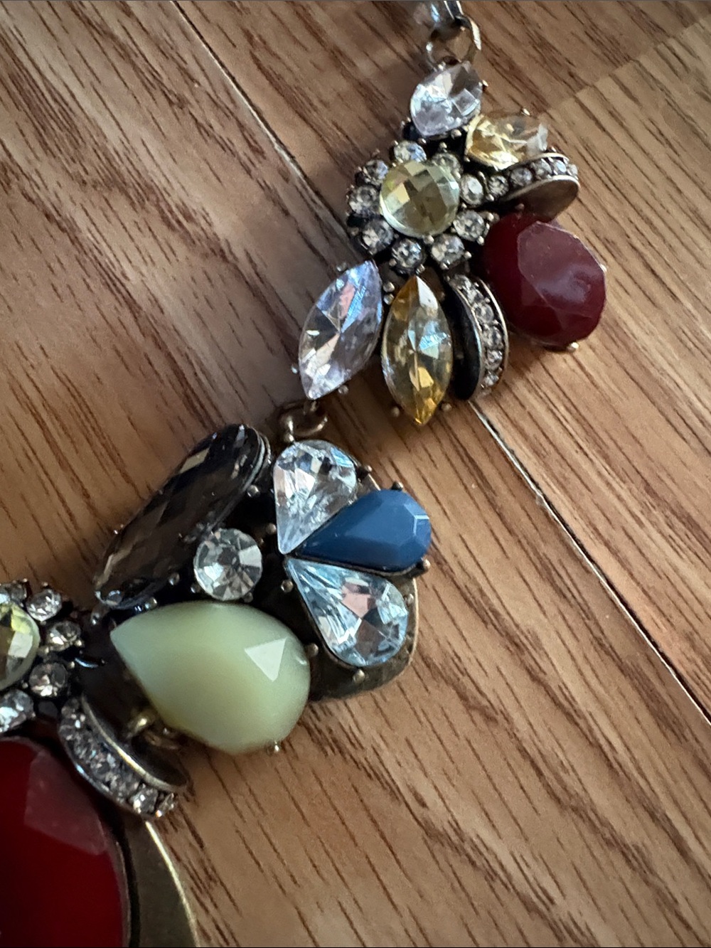 VINTAGE MULTICOLORED RHINESTONES GLASS STONE ANTIQUE GOLD-TONE 16-19" NECKLACE - Picture 3 of 10